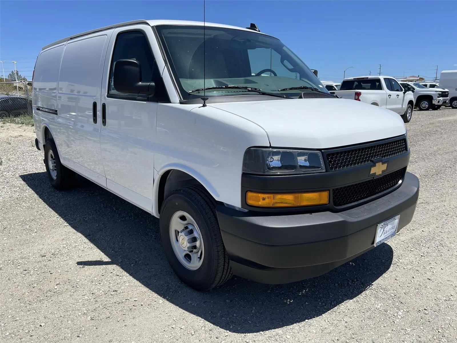 2026 Chevrolet Express 2500 Work Van HD photo 4