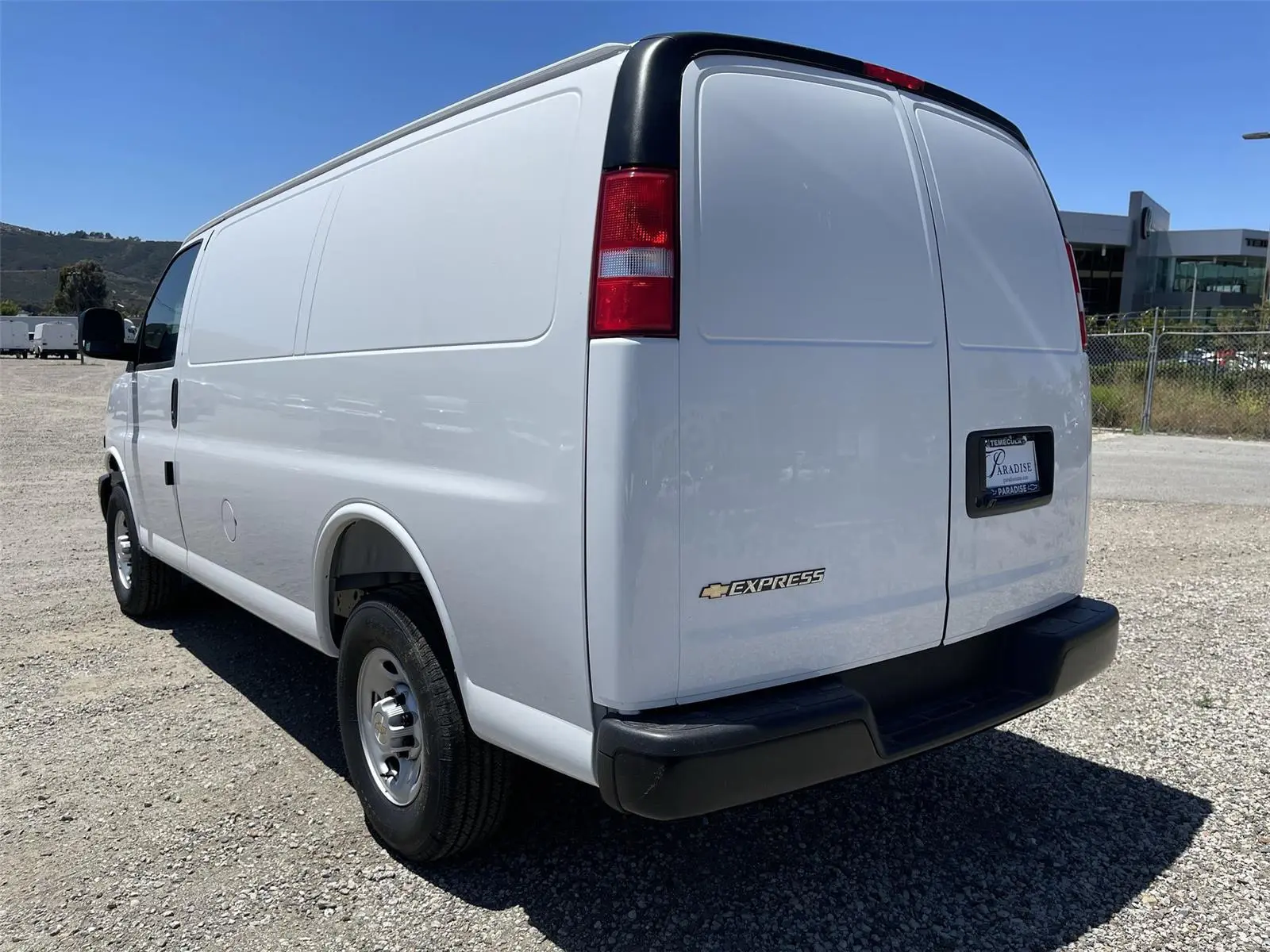 2026 Chevrolet Express 2500 Work Van HD photo 3