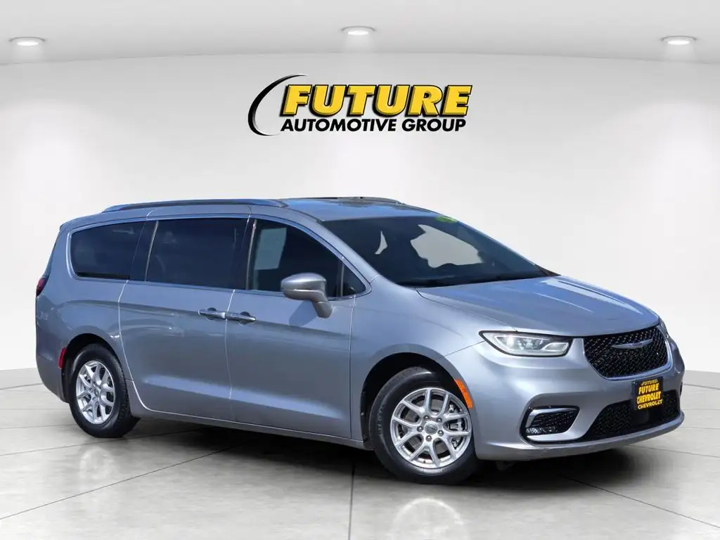 2021 Chrysler Pacifica Touring L's photo
