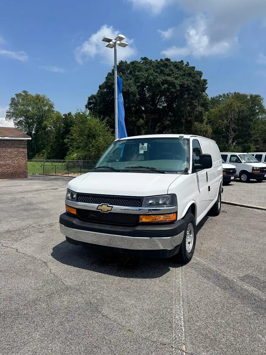 2026 Chevrolet Express Work Van HD 2500's photo