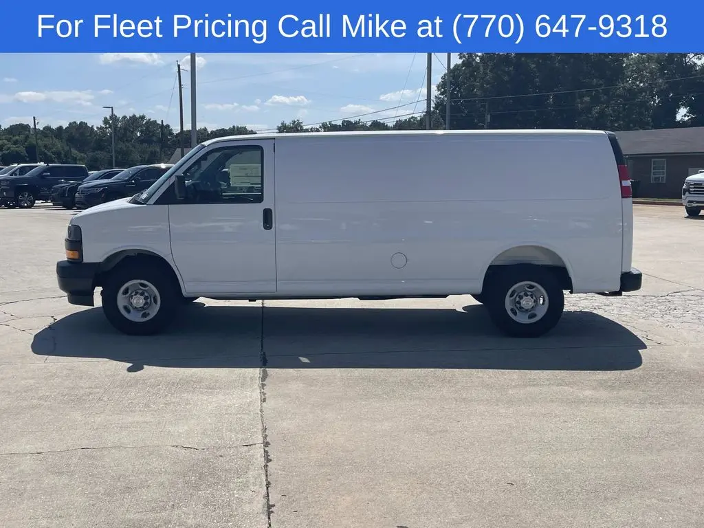2026 Chevrolet Express Work Van 3500 Extended photo 3