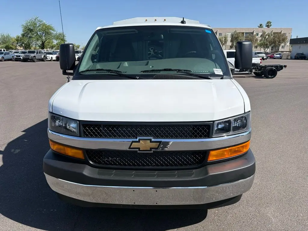 2026 Chevrolet Express 3500 139 WB photo 5