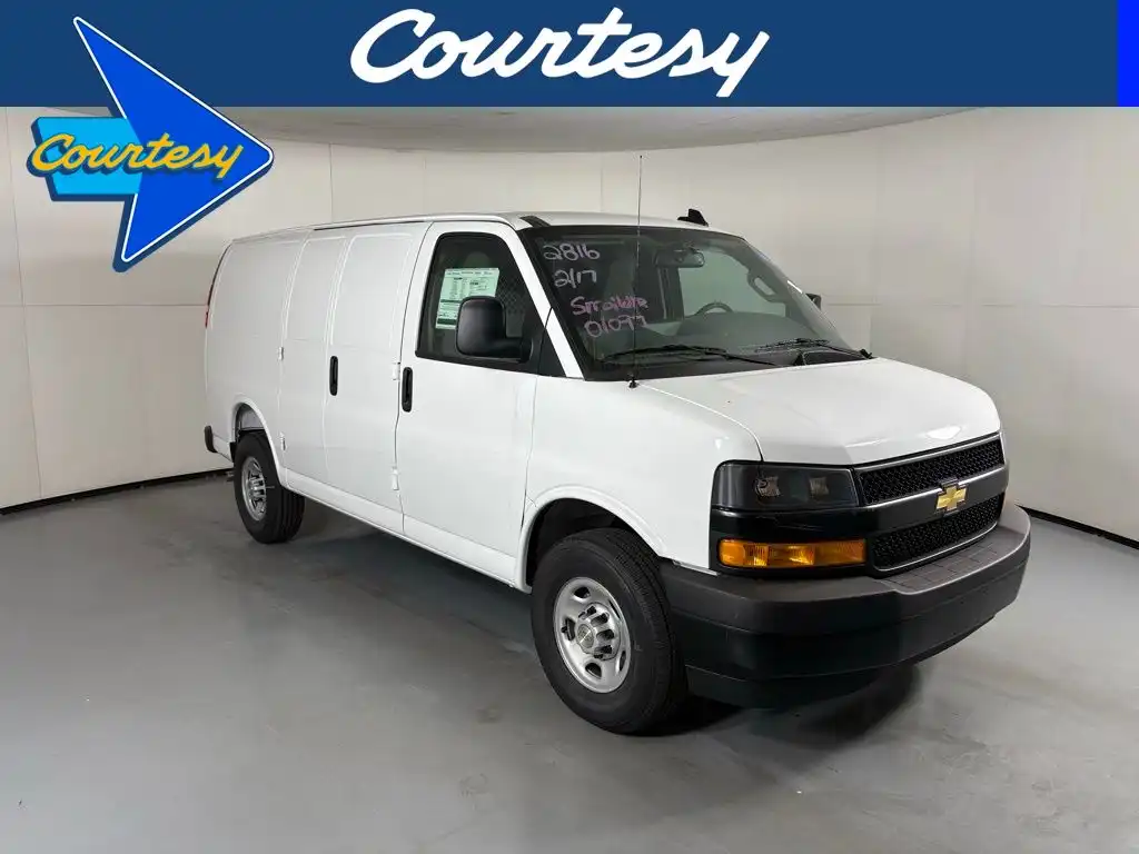 2026 Chevrolet Express 2500 Work Van HD's photo