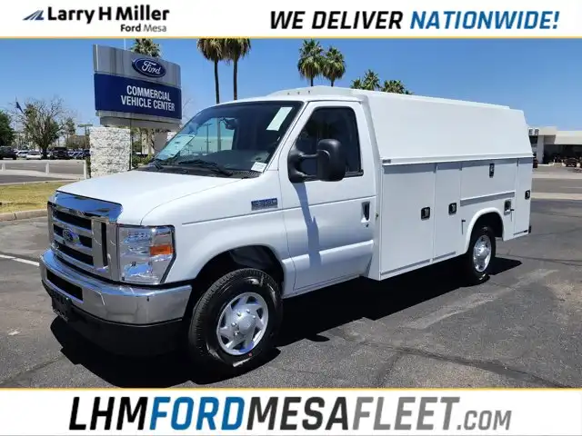 2025 Ford E-Series SRW E-350 Super Duty 138 in WB's photo