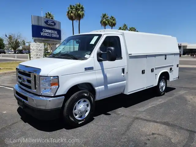 2025 Ford E-Series SRW E-350 Super Duty 138 in WB's photo