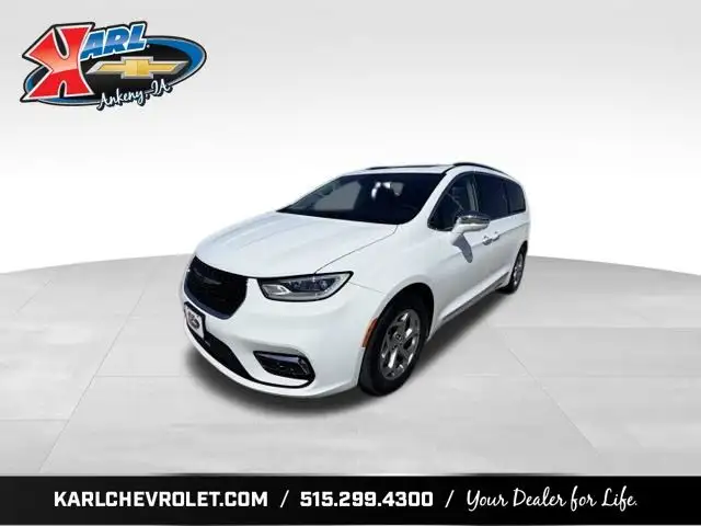 2022 Chrysler Pacifica Limited's photo