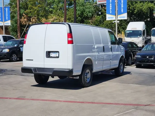 2025 Chevrolet Express 2500 Work Van HD photo 5