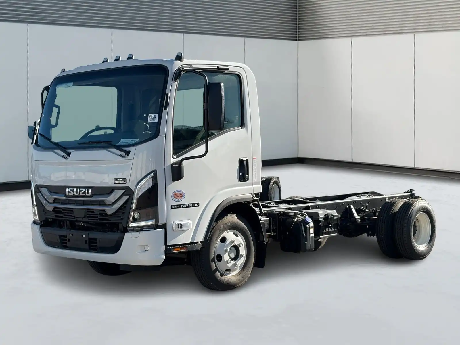 2025 Isuzu NPR-HD's photo