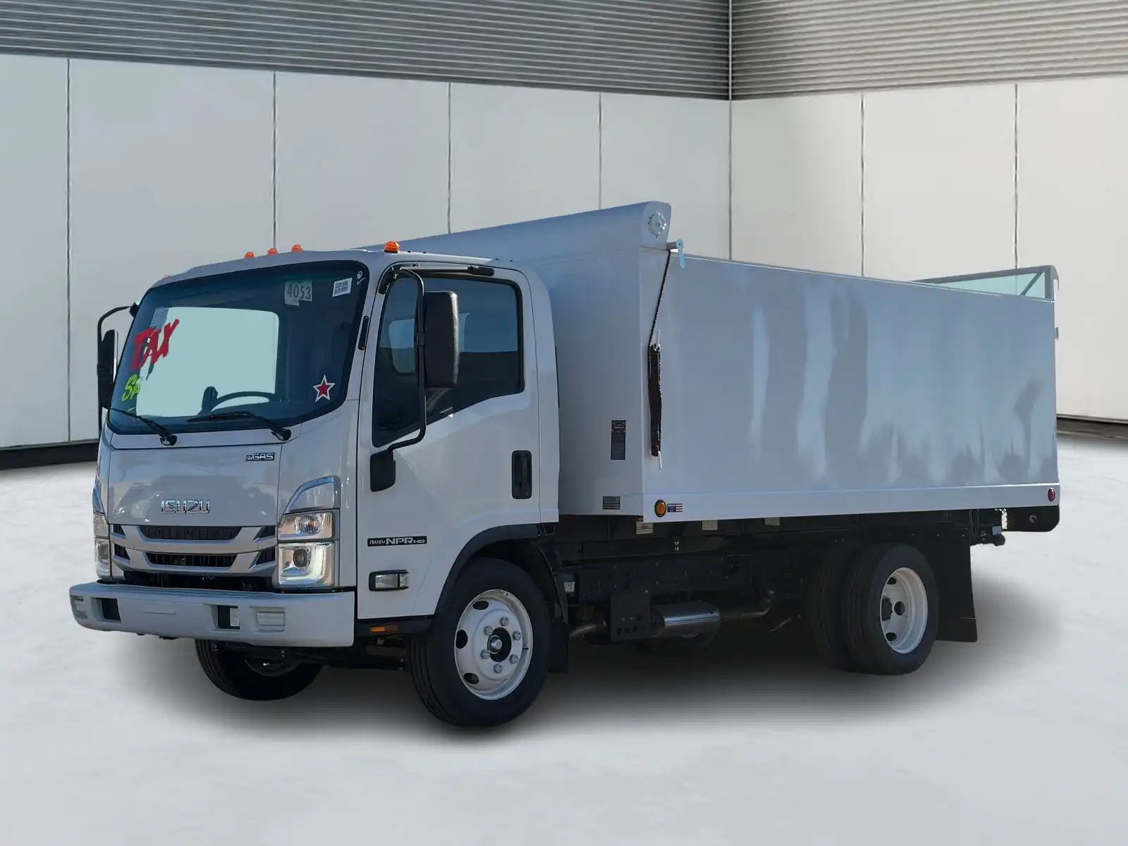 2025 Isuzu NPR-HD's photo