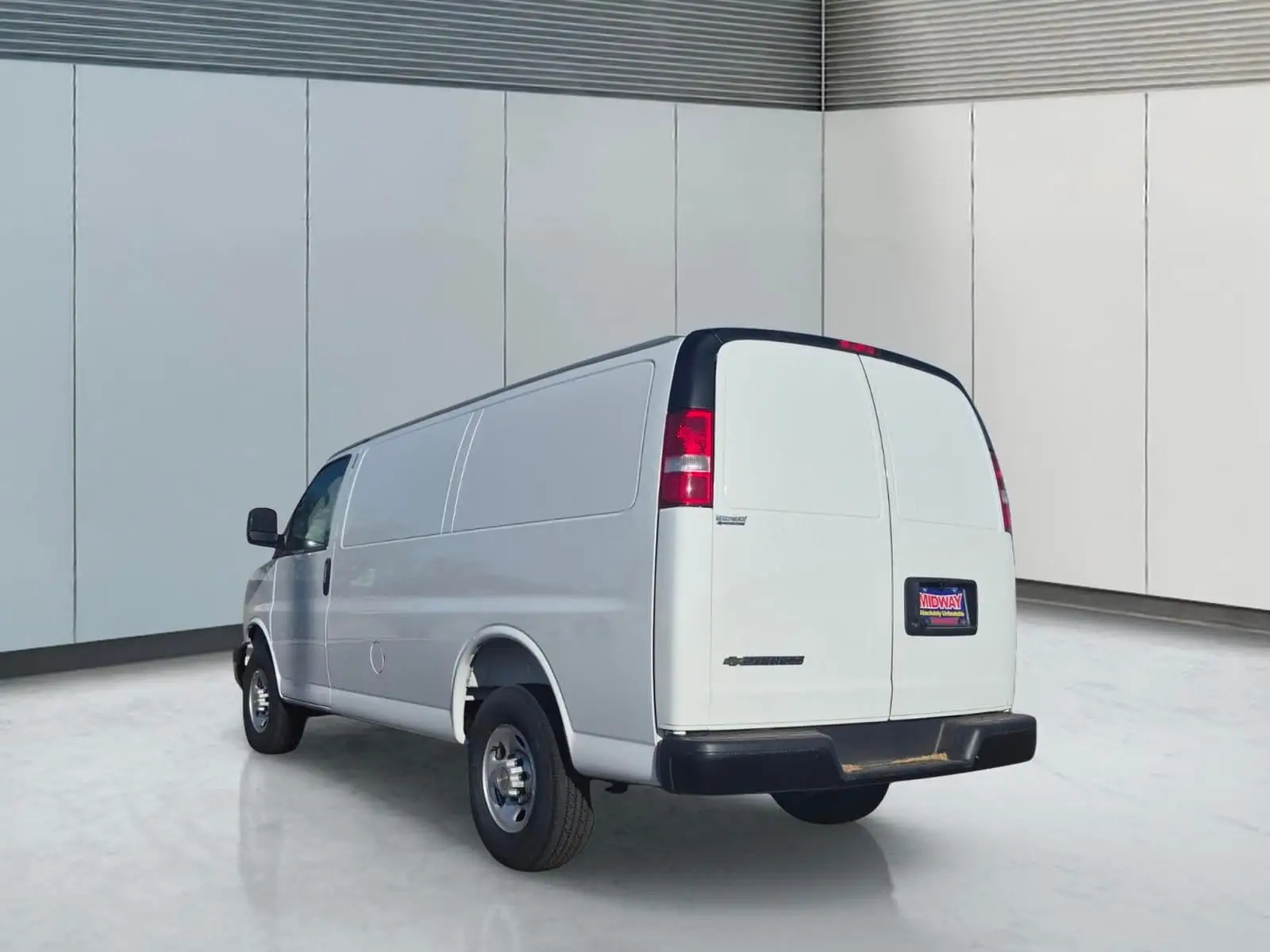 2026 Chevrolet Express 2500 Work Van HD photo 1