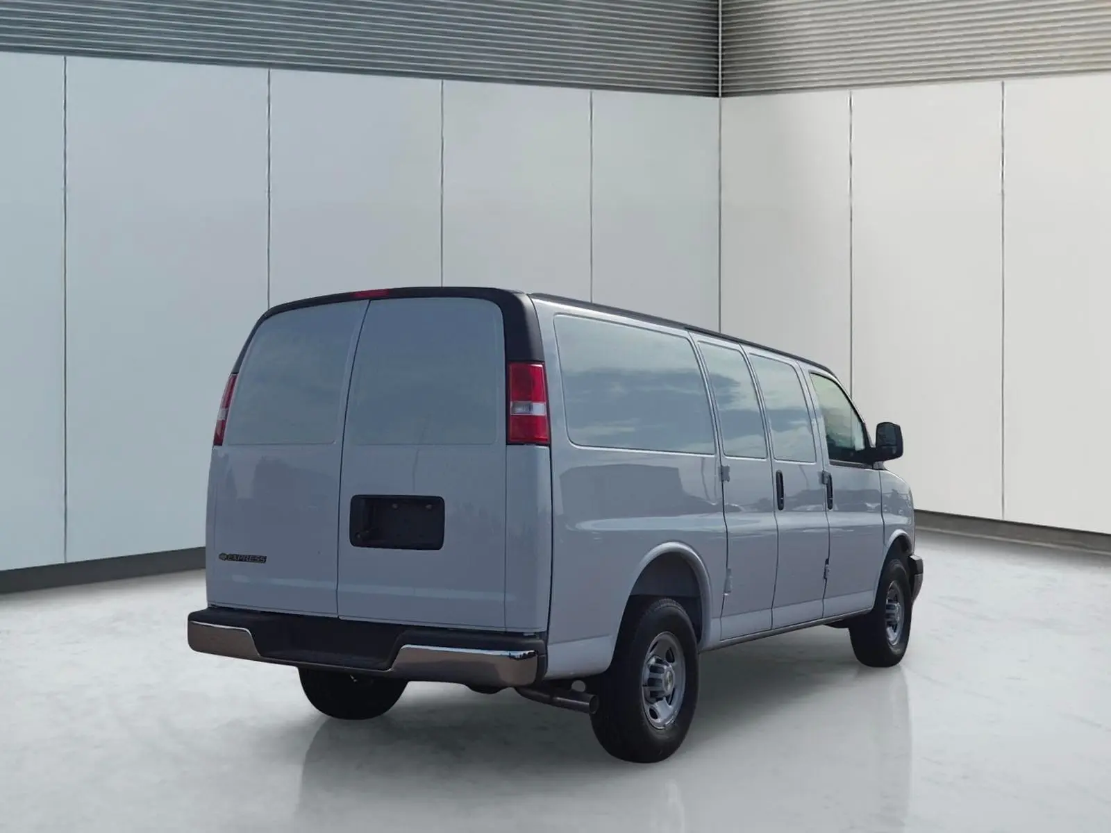 2026 Chevrolet Express 2500 Work Van HD photo 5