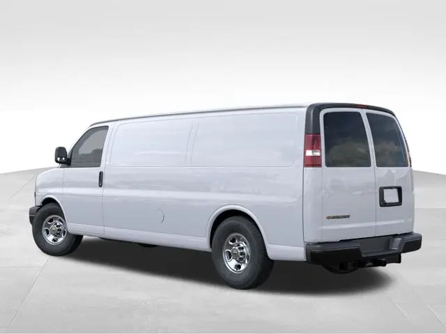 2026 Chevrolet Express Work Van HD 2500 Extended photo 3