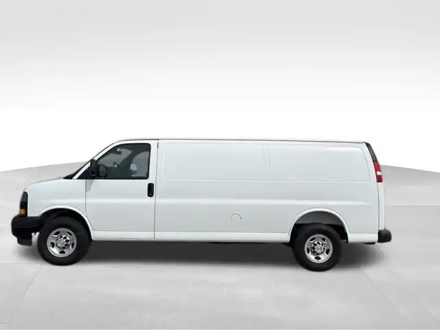 2026 Chevrolet Express Work Van HD 2500 Extended's photo