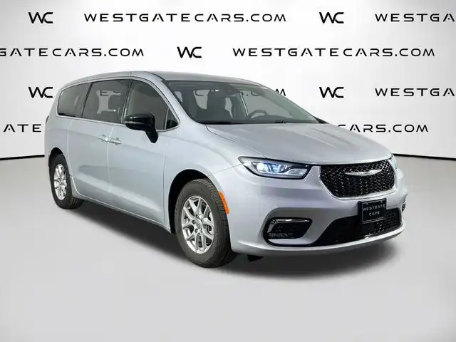 2024 Chrysler Pacifica Touring L's photo