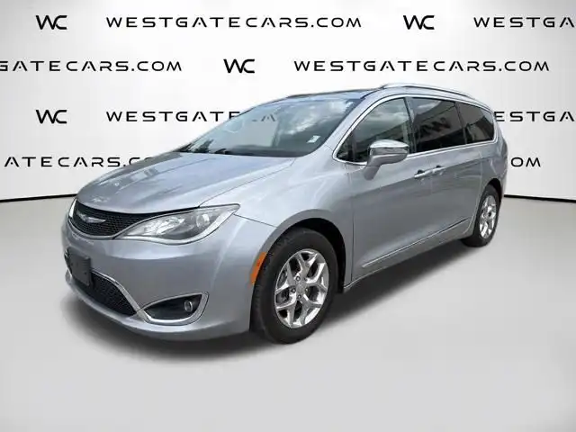2019 Chrysler Pacifica Limited's photo