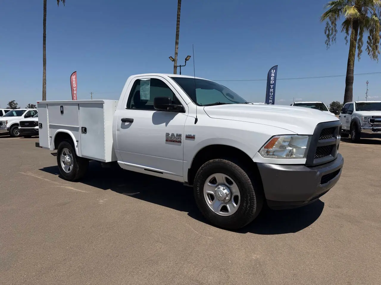 2015 RAM 2500 Tradesman Regular Cab photo 3