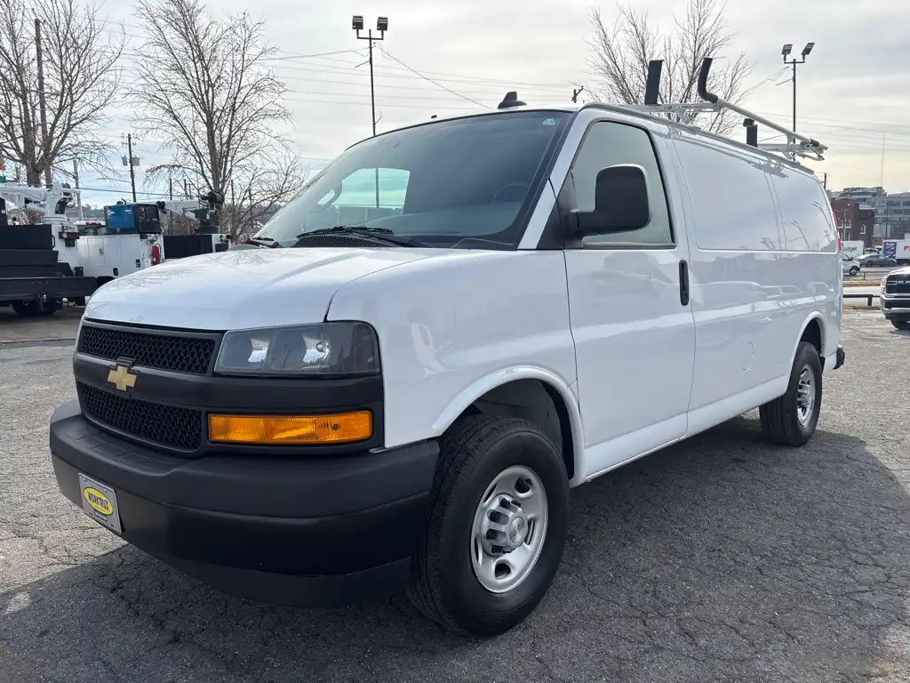 2022 Chevrolet Express 2500 Work Van HD's photo