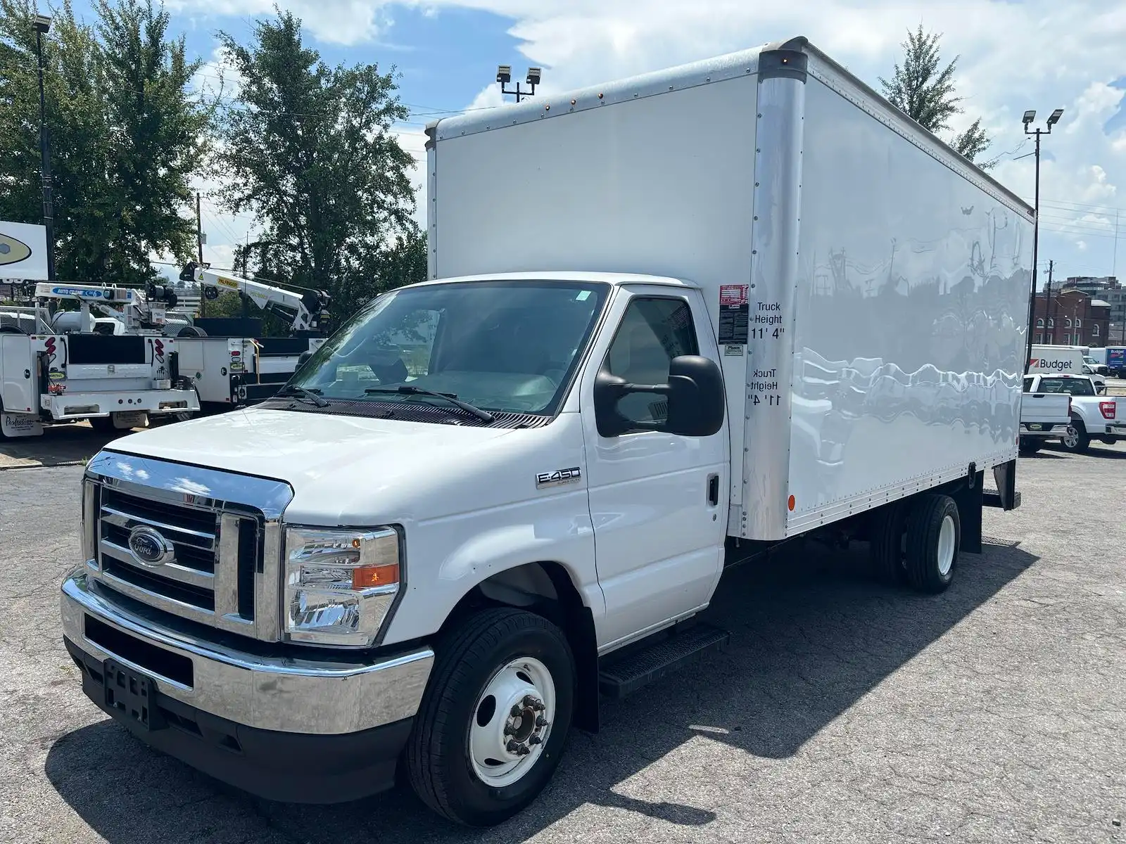 2021 Ford E-Series DRW E-450 Super Duty 176 in WB's photo