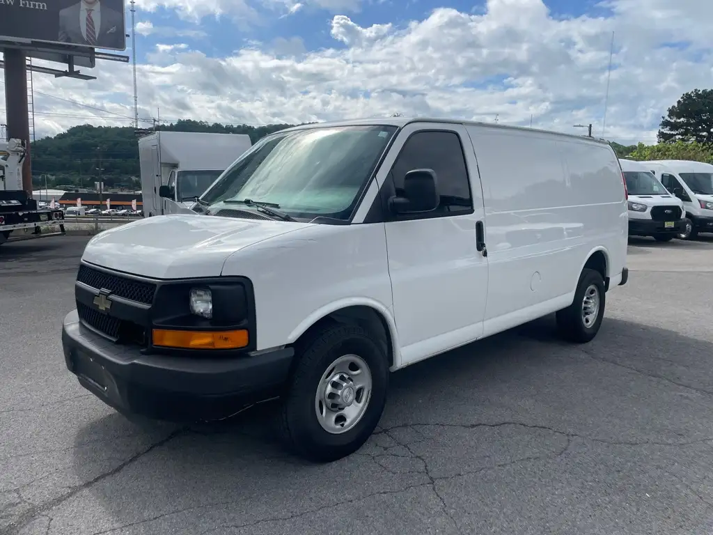 2015 Chevrolet Express 2500 Work Van HD's photo