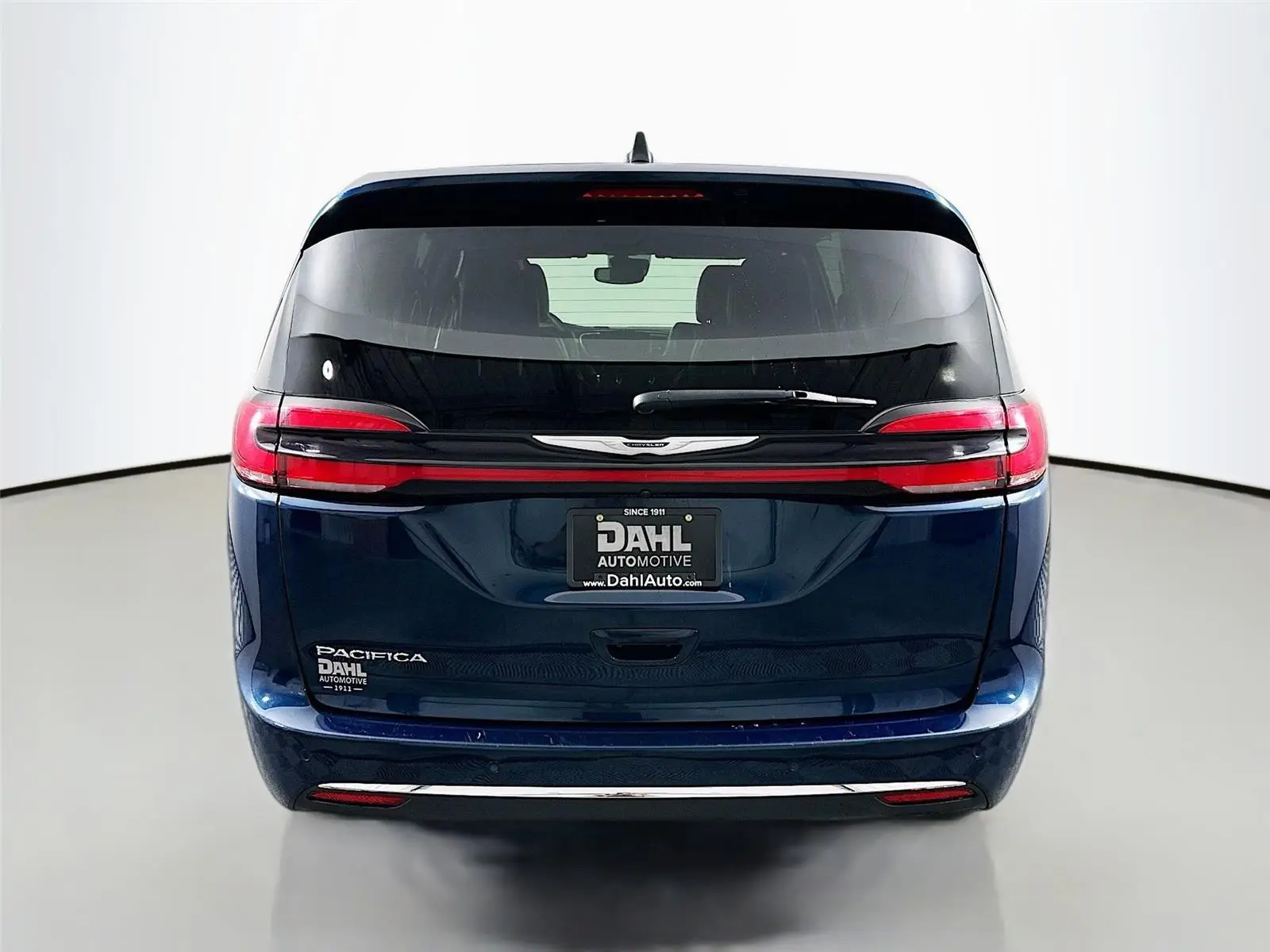 2025 Chrysler Pacifica Select photo 3