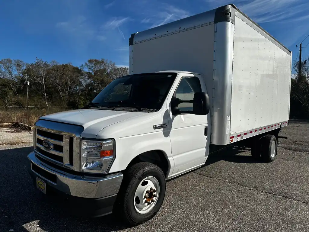 2024 Ford E-Series DRW E-450 Super Duty 158 in WB's photo
