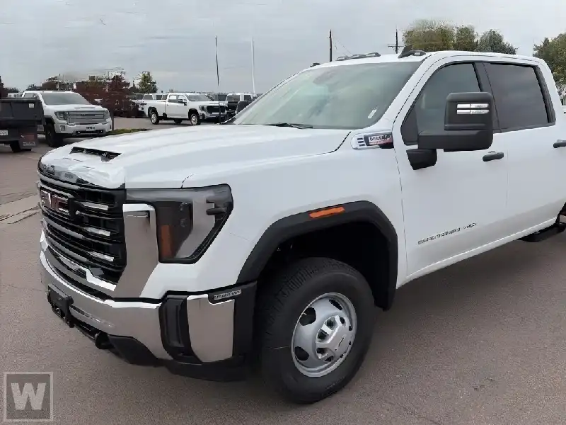 2026 GMC Sierra 4WD Crew Cab Chassis Pro's photo