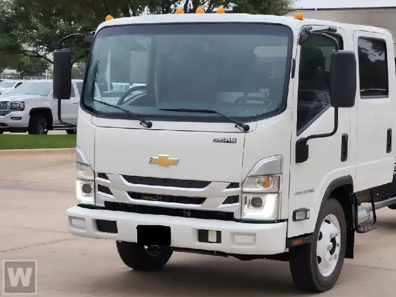 2025 Chevrolet Low Cab Forward 4500 Gas 150" WB Crew Cab's photo