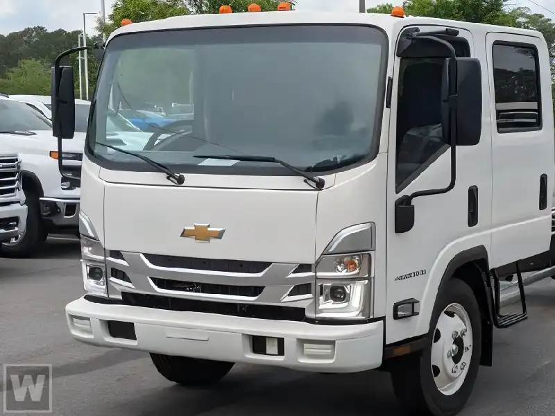 2025 Chevrolet Low Cab Forward 4500 Gas 176" WB Crew Cab's photo