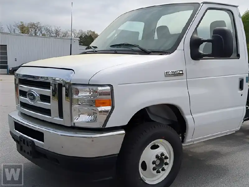 2025 Ford E-Series DRW E-350 Super Duty 138 in WB's photo