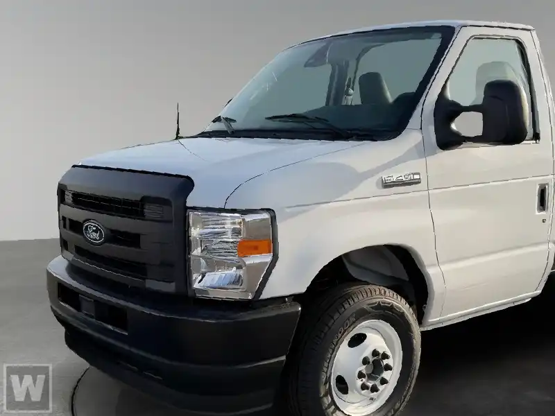 2027 Ford E-Series DRW E-450 Super Duty 158 in WB's photo
