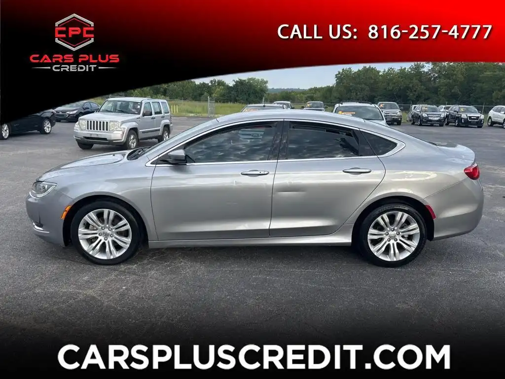 2015 Chrysler 200 Limited's photo
