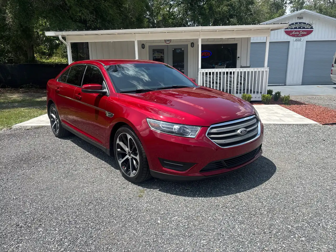2015 Ford Taurus SEL FWD's photo