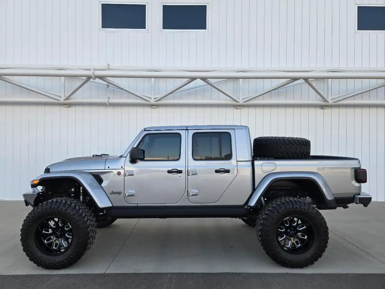 2021 Jeep Gladiator Mojave's photo