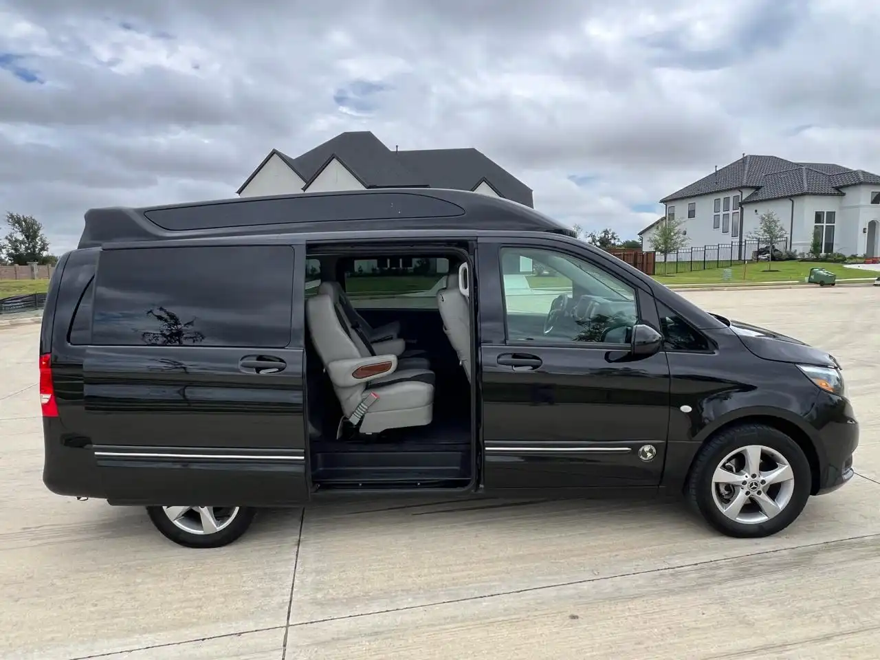 2023 Mercedes-Benz Metris 126" WB Passenger's photo