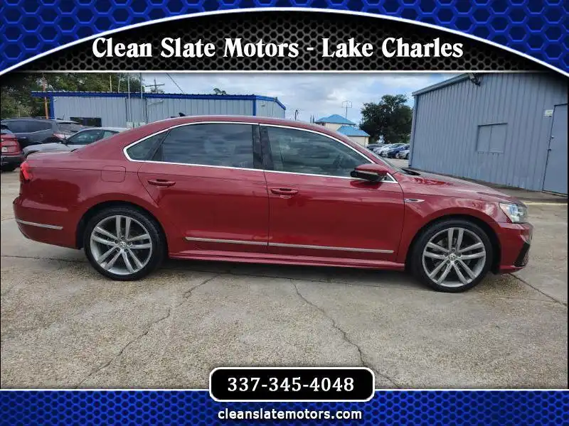 2017 Volkswagen Passat 1.8T R-Line w/ Comfort Pkg. Auto's photo