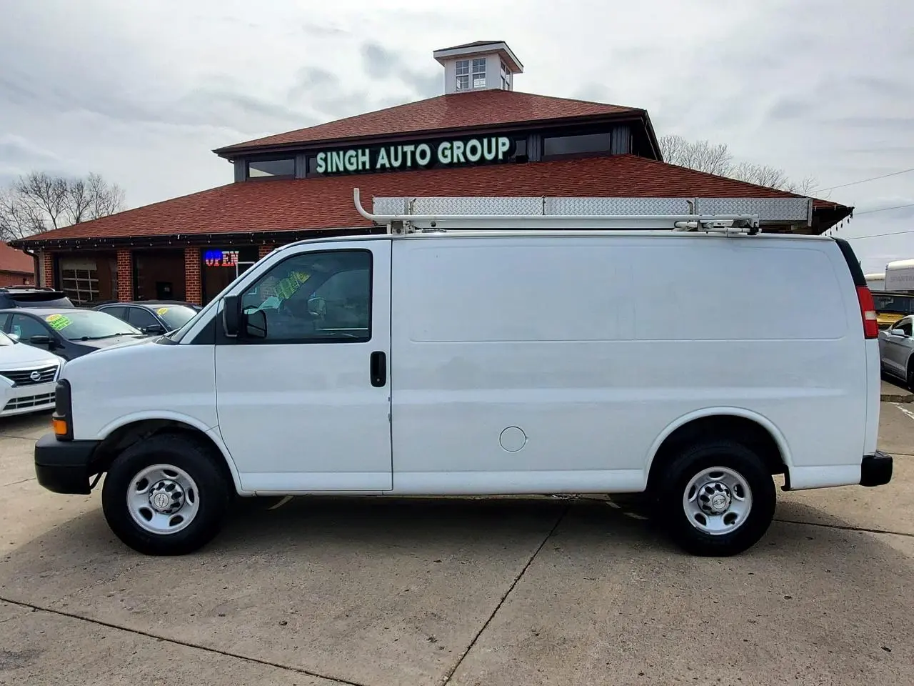 2015 Chevrolet Express 2500 Work Van HD photo 5