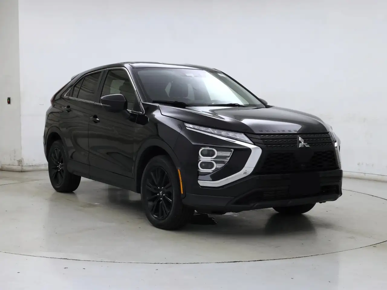 2023 Mitsubishi Eclipse Cross LE S-AWC's photo