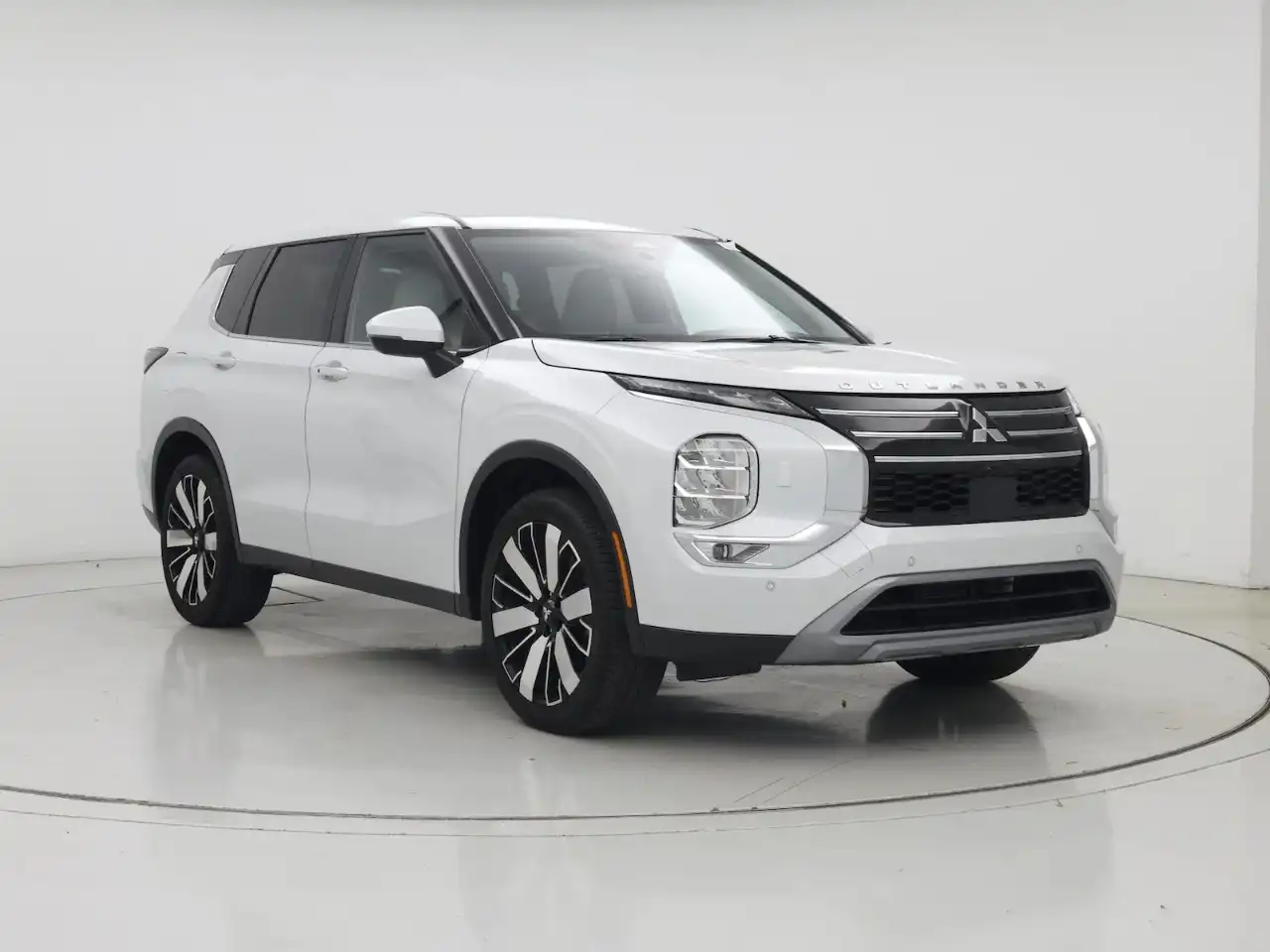 2025 Mitsubishi Outlander SE FWD's photo