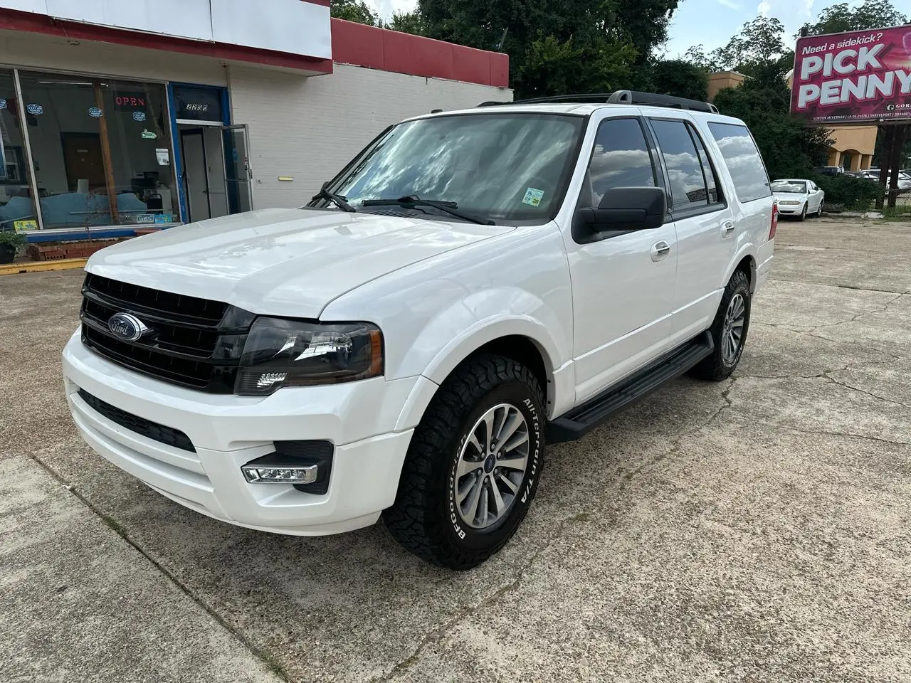 2017 Ford Expedition XLT photo 3