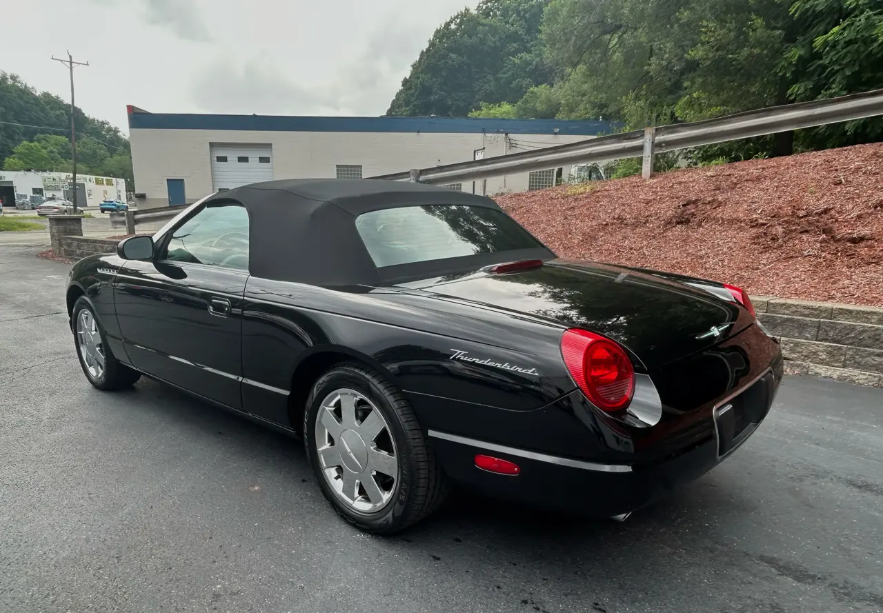 2002 Ford Thunderbird Premium photo 5