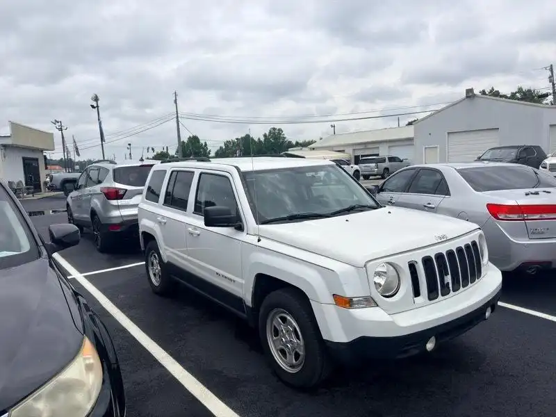 2016 Jeep Patriot Sport's photo
