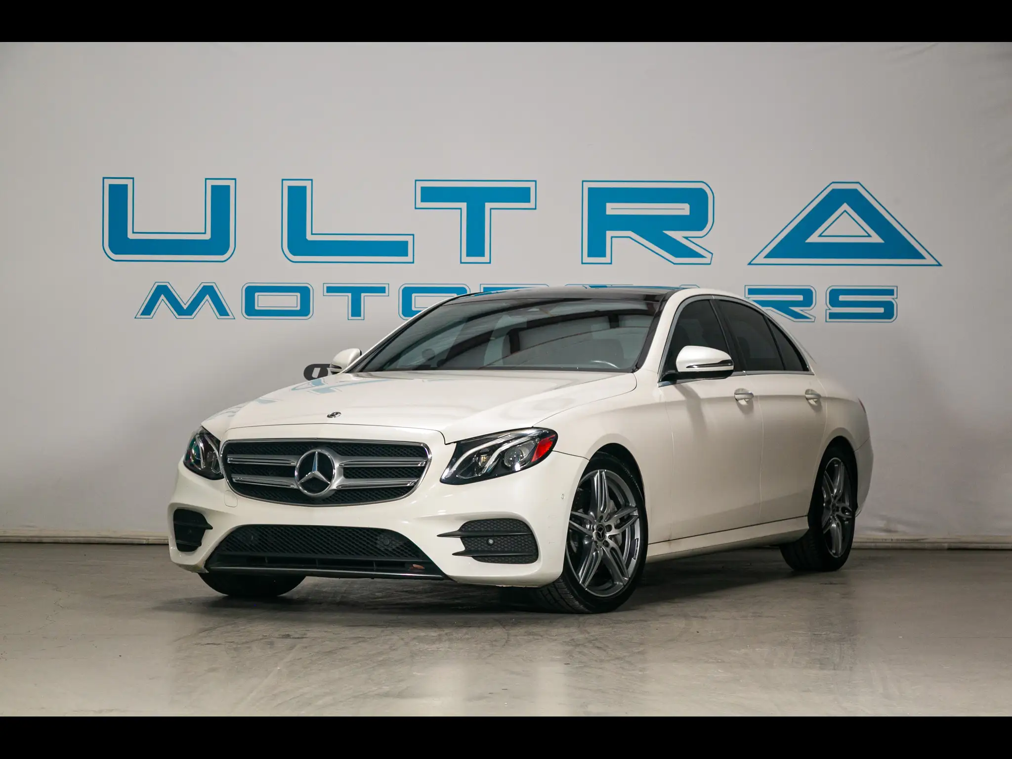 2018 Mercedes-Benz E-Class E300 photo 1