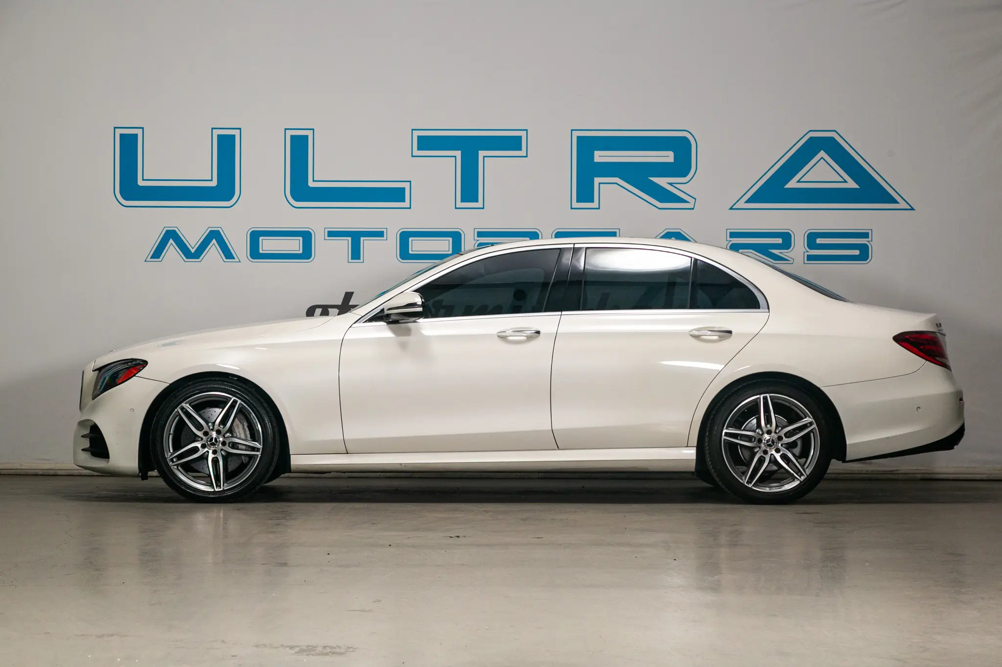 2018 Mercedes-Benz E-Class E300 photo 3
