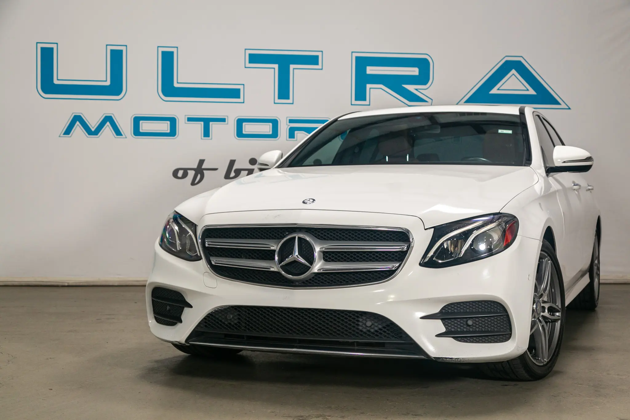 2017 Mercedes-Benz E-Class E300 4MATIC photo 5