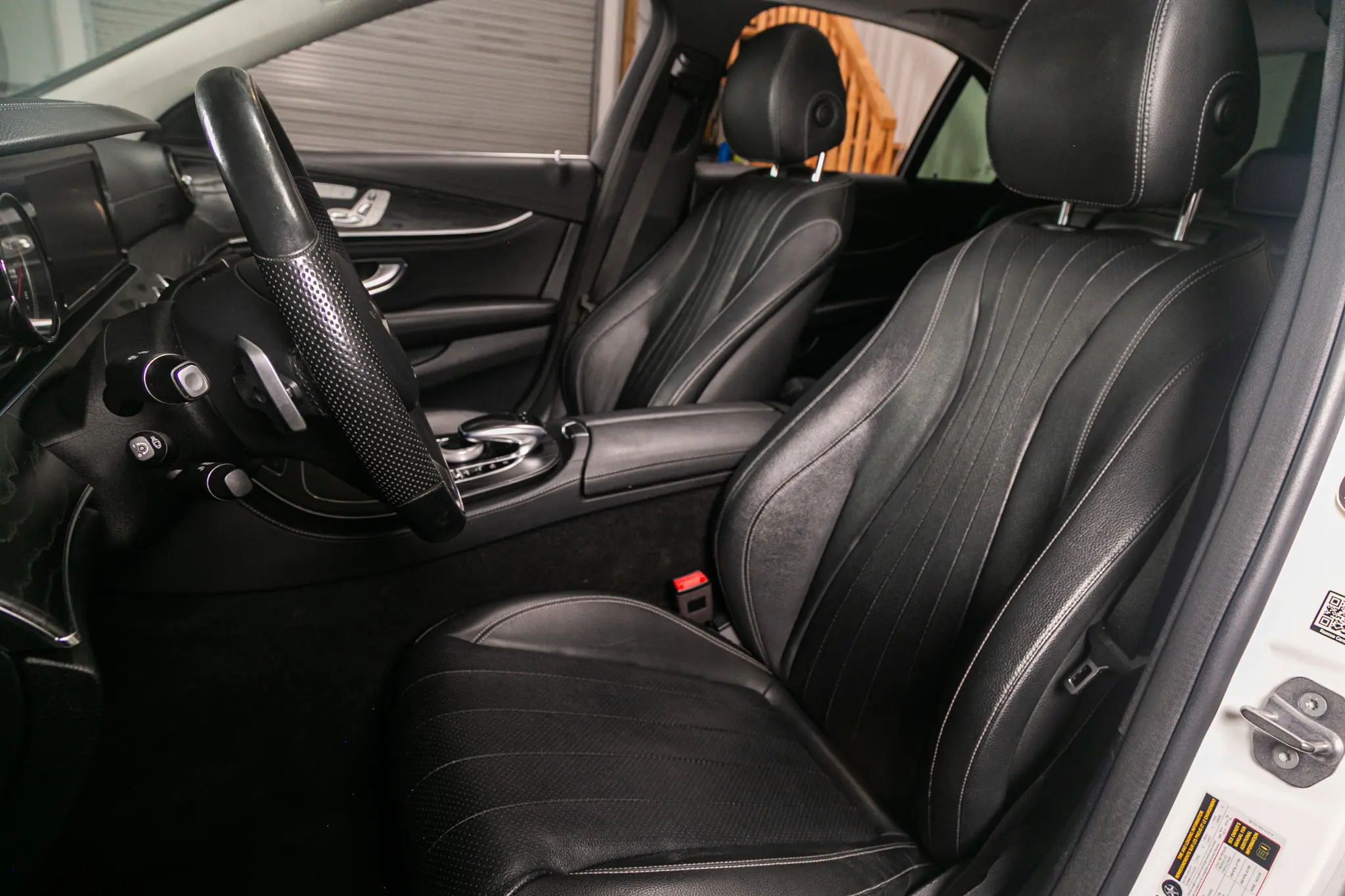 2018 Mercedes-Benz E-Class E300 4MATIC photo 4