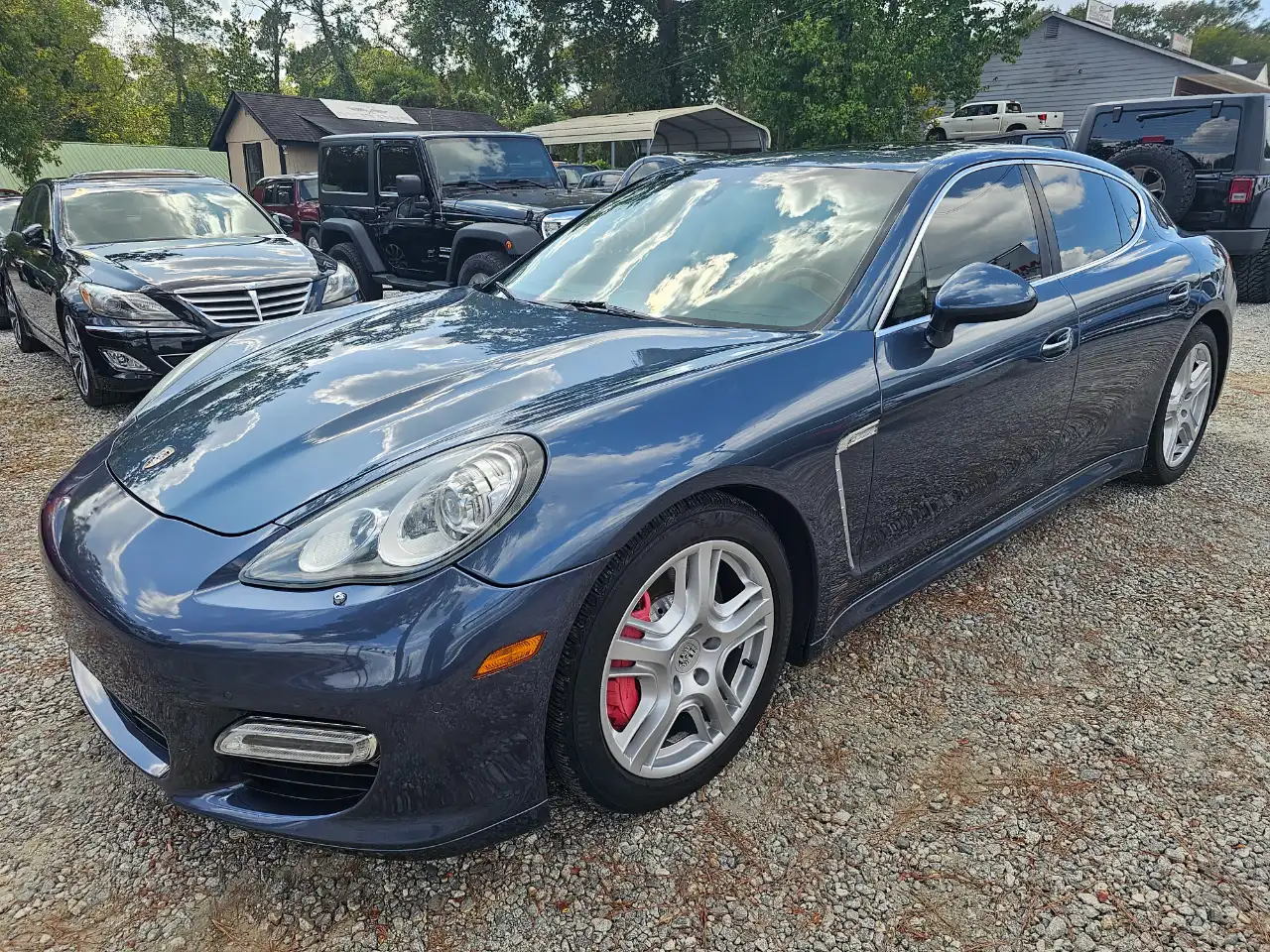2011 Porsche Panamera Turbo's photo