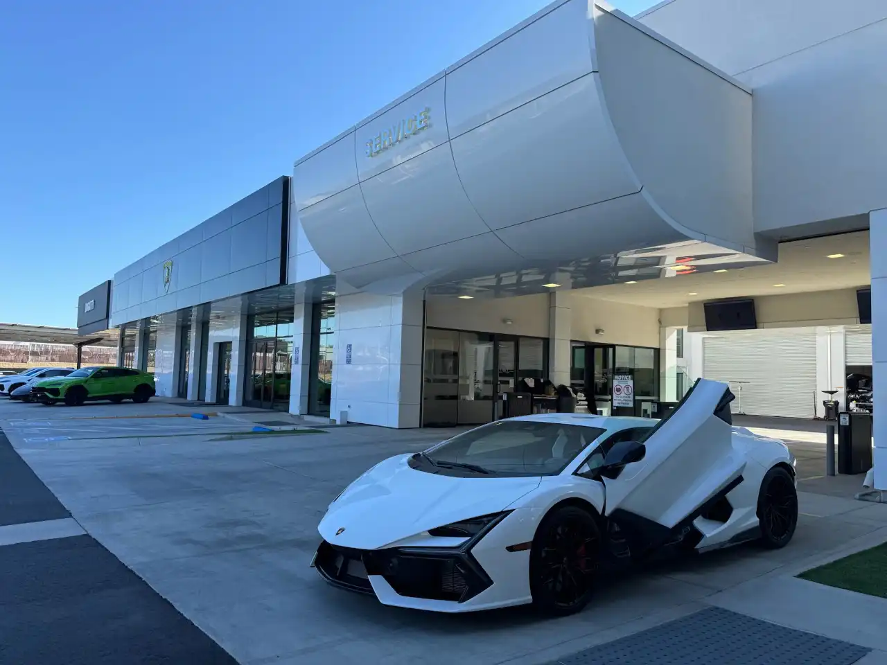 2024 Lamborghini Revuelto 6.5 DCT 4WD's photo