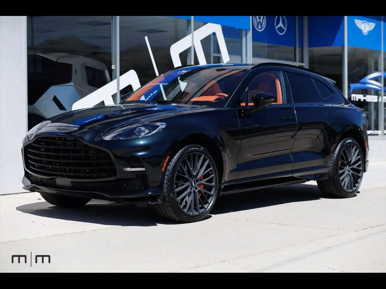 2025 Aston Martin DBX 4.0 V8 707 AWD's photo