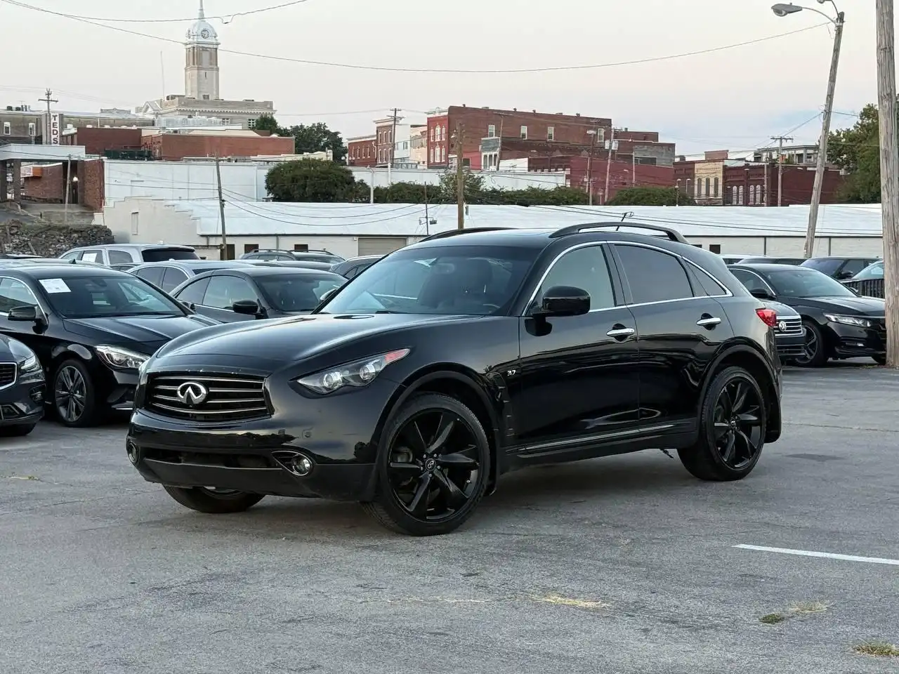 2016 INFINITI QX70 3.7's photo