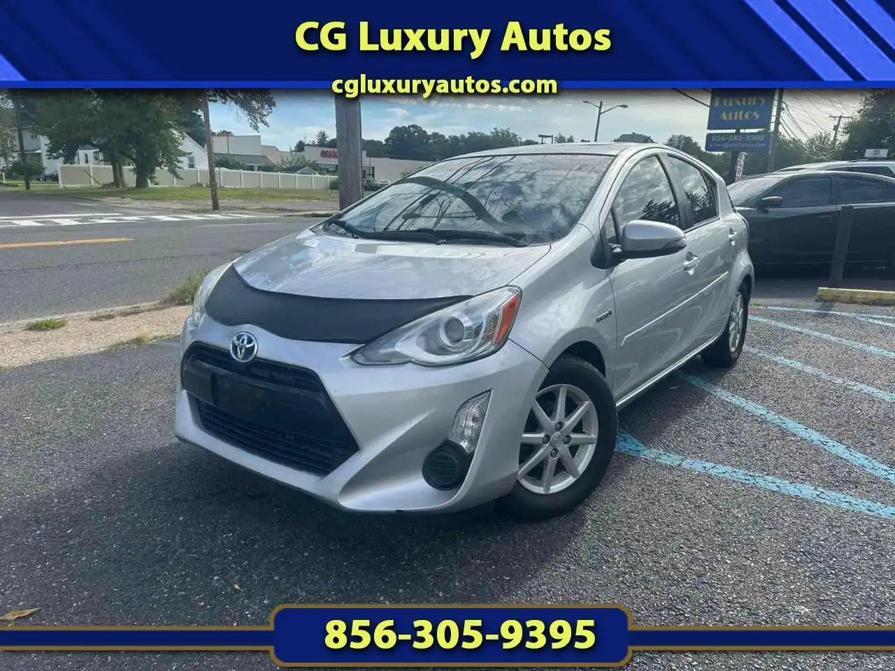 2015 Toyota Prius c Three's photo